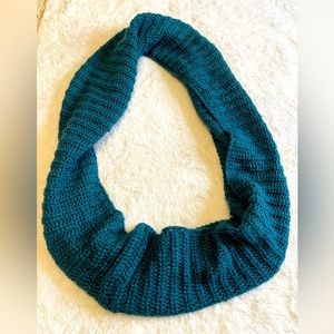 Chunky Knit Infinity Scarf